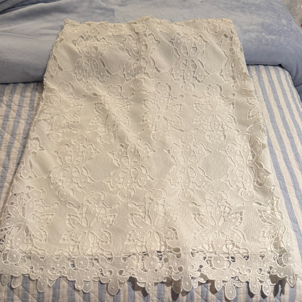 H&M White Lace Pencil Skirt
